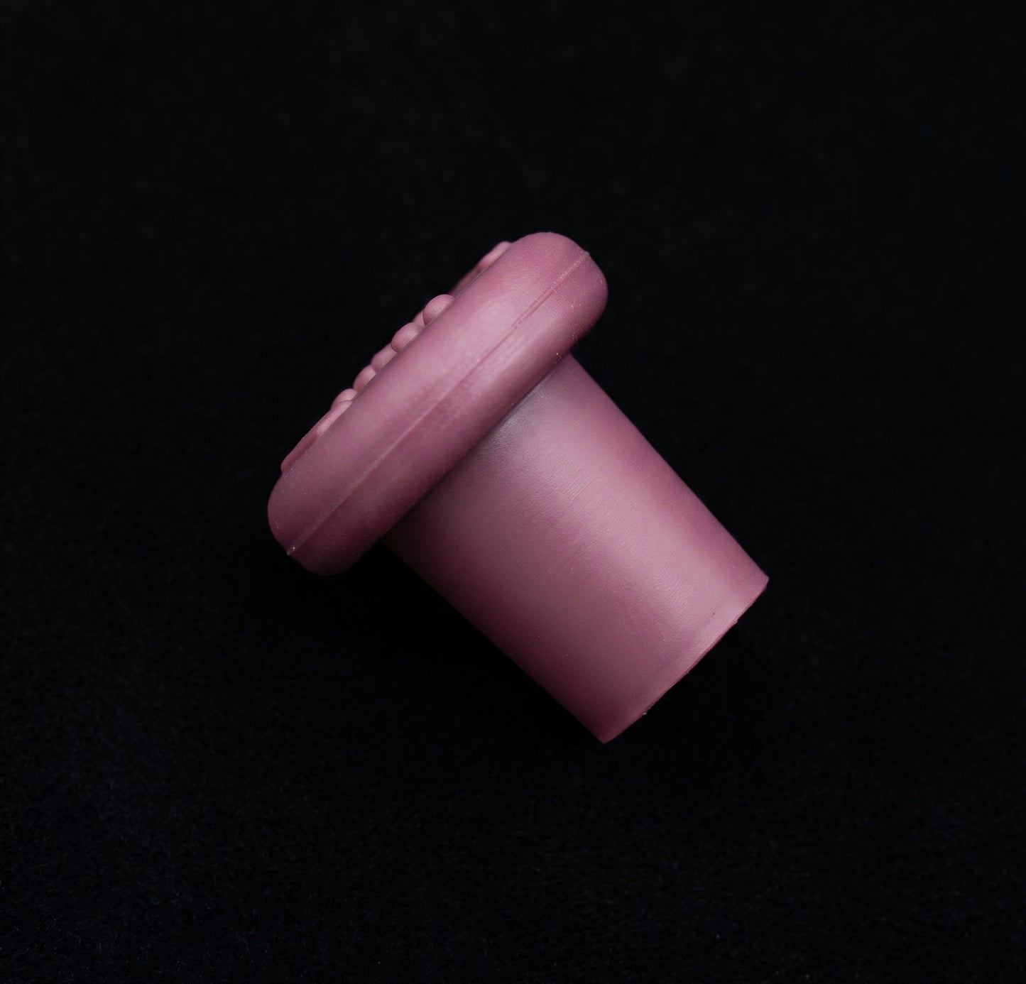 Premium Airtight Wine Bottle Stopper Sets | Leak-Proof Silicone | Preserve Freshness & Horizontal Storage | Vin Table Grape Logo