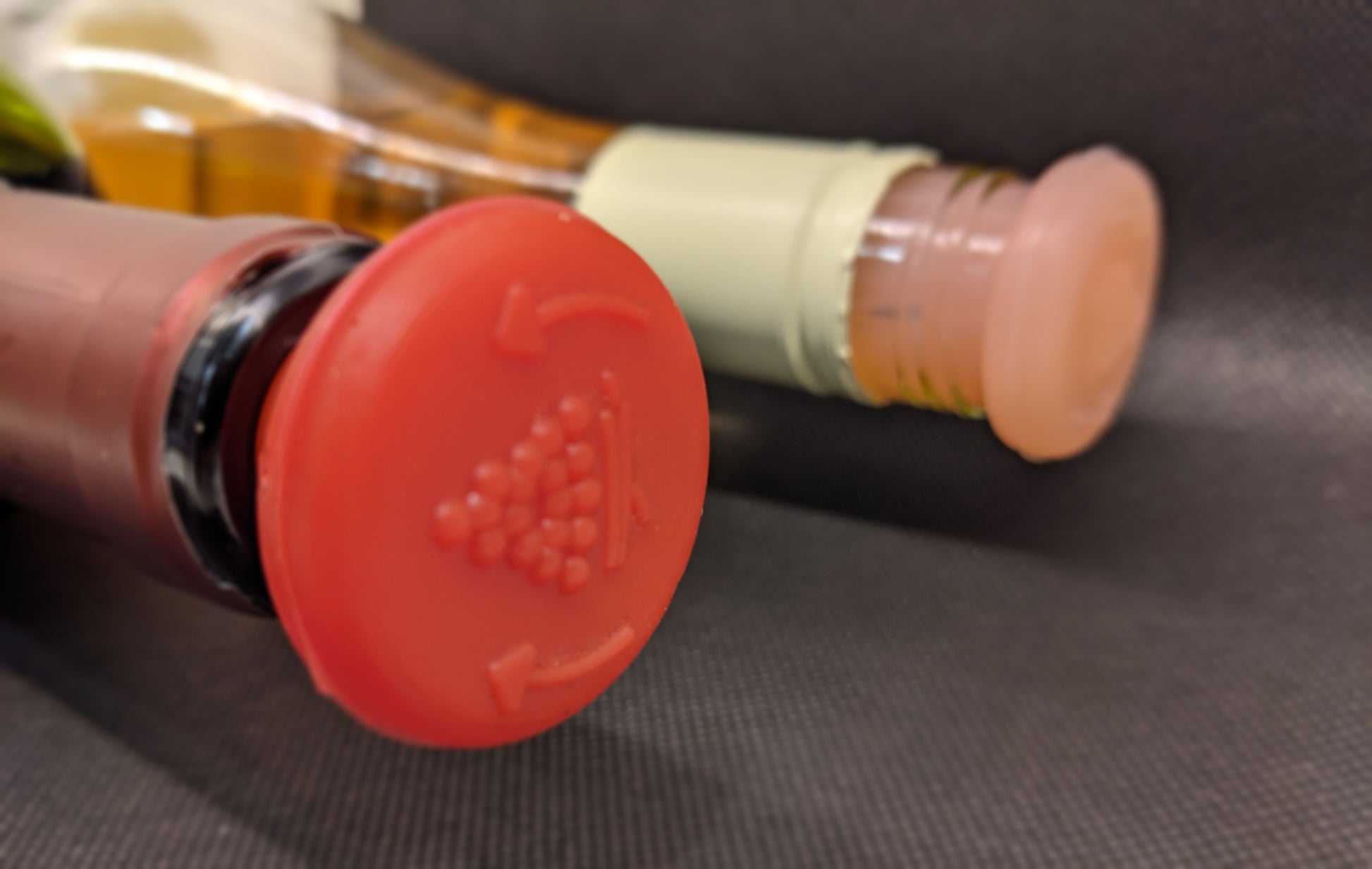 Wine Bottle Stopper in use - Vin Table