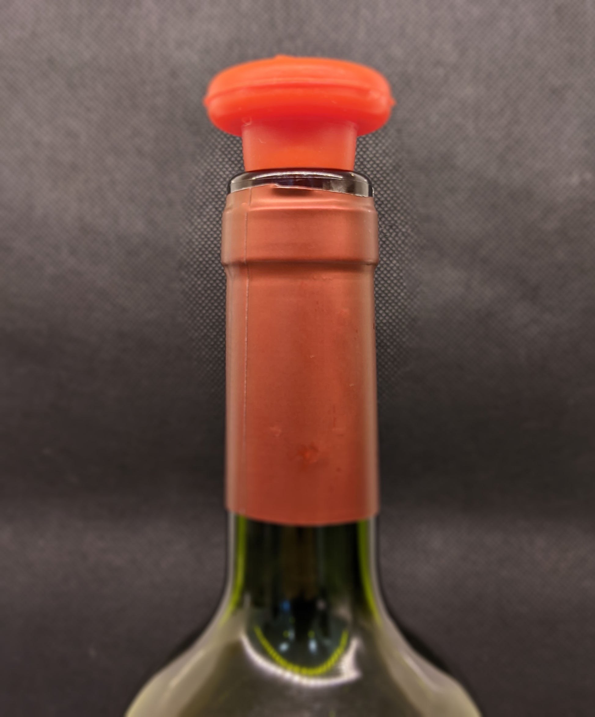 Wine Bottle Stopper in use - Vin Table